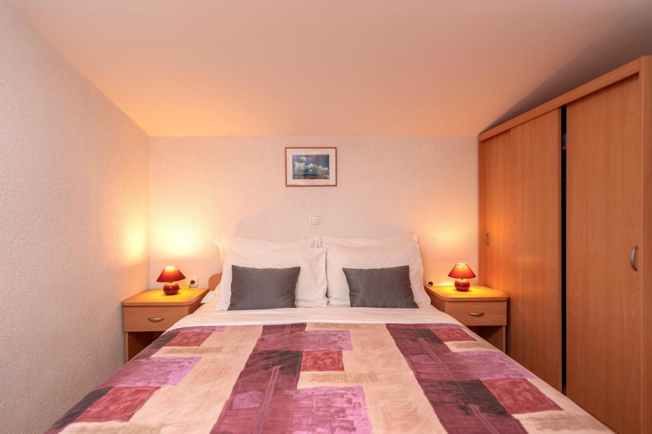 The Midpoint Apartments โบล ภายนอก รูปภาพ