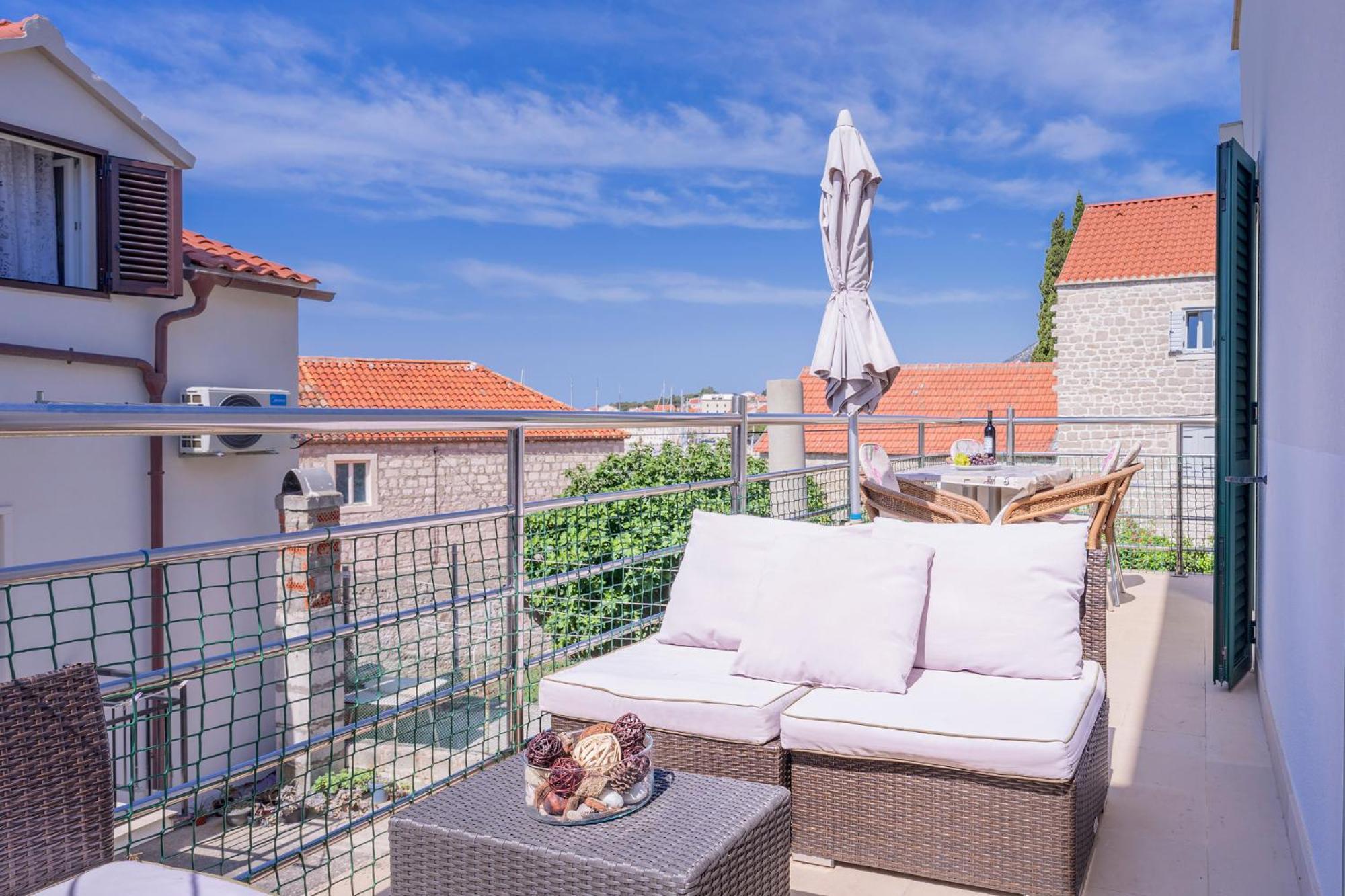 The Midpoint Apartments โบล ภายนอก รูปภาพ